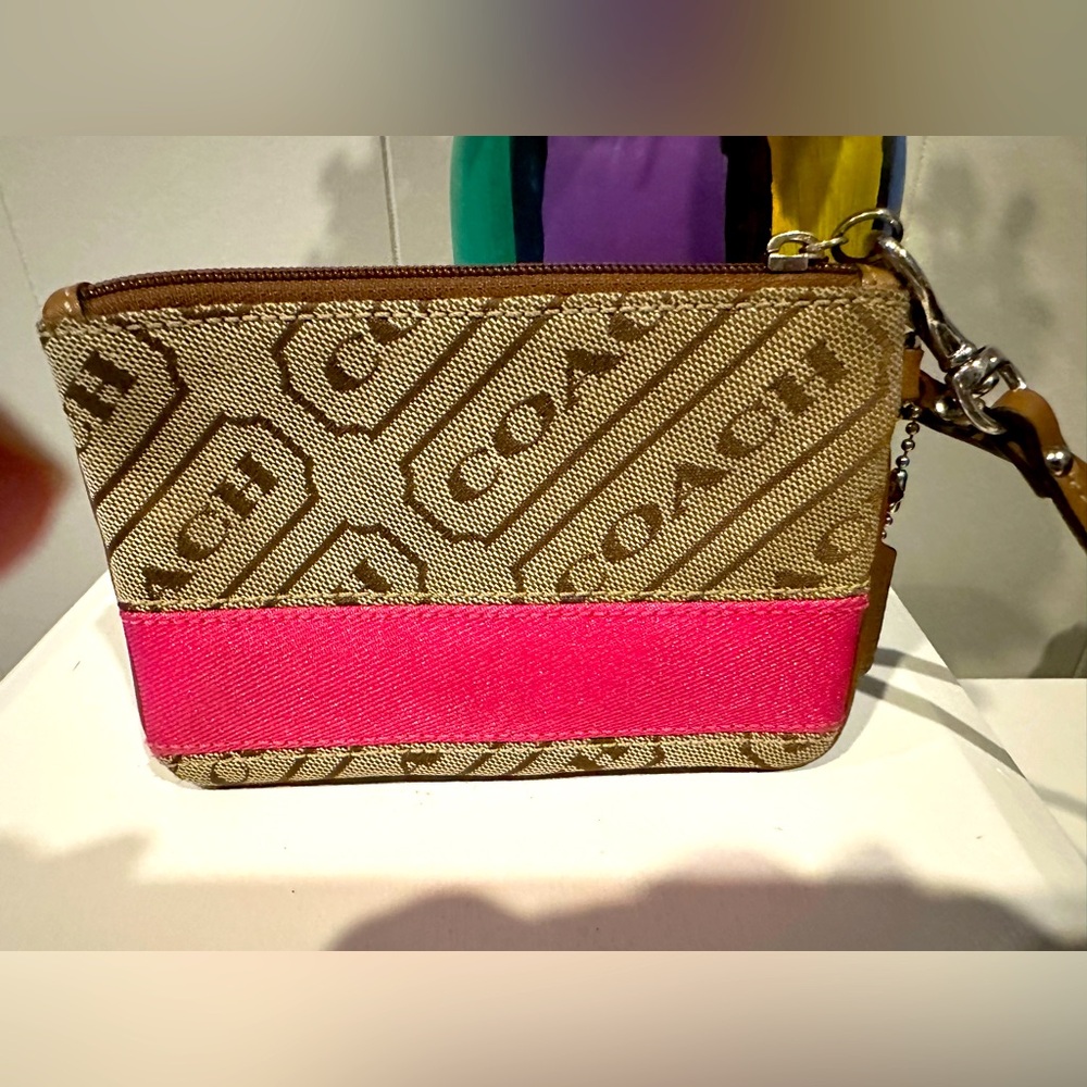 Coach wristlet used good condition